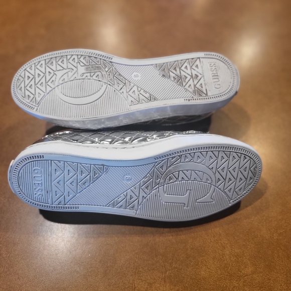 Guess Metallic Silver Size 8 Women's Sneakers - Picture 4 of 4